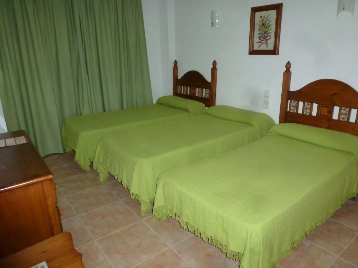Hostal Cortes ガルチャ