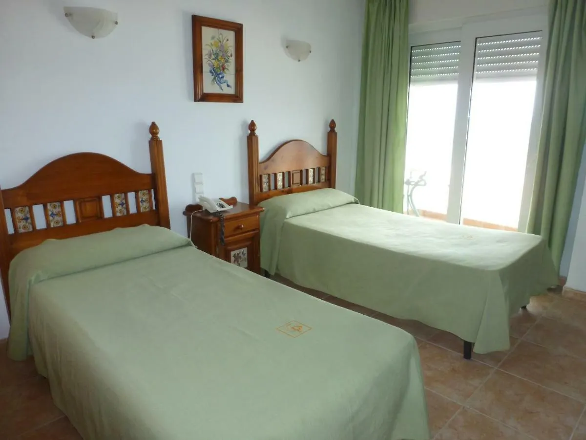 ゲストハウス Hostal Cortes ガルチャ